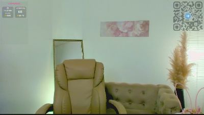 angelic_coy live cam on Cam4