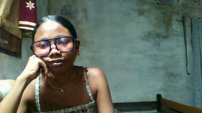 angelinah4 live cam on Cam4