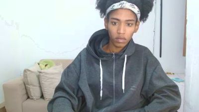 angeljonhson02 live cam on Cam4
