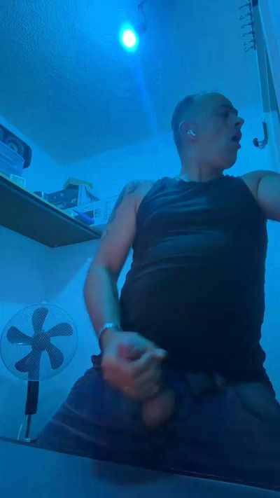 angevil2020 live cam on Cam4