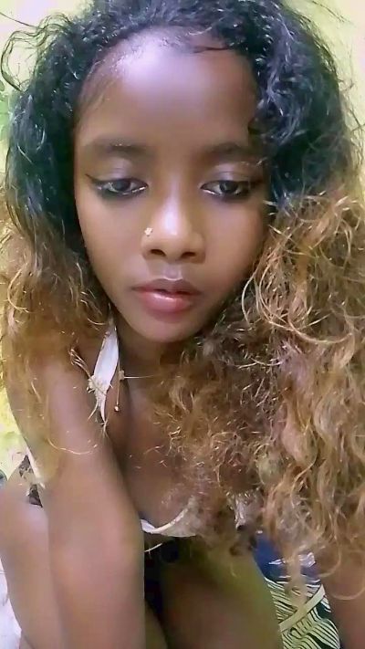 anisa7 live cam on Cam4