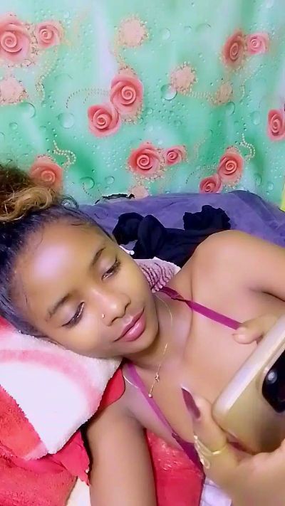 anisa7 live cam on Cam4
