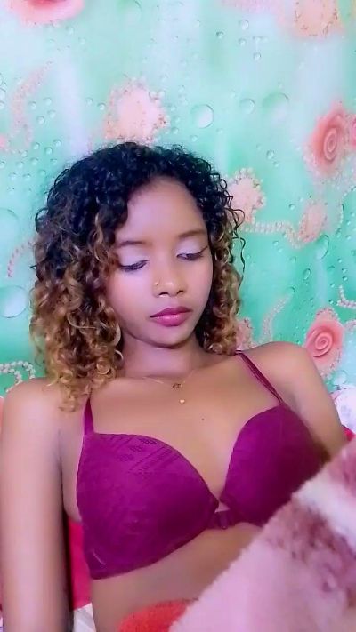 anisa7 live cam on Cam4