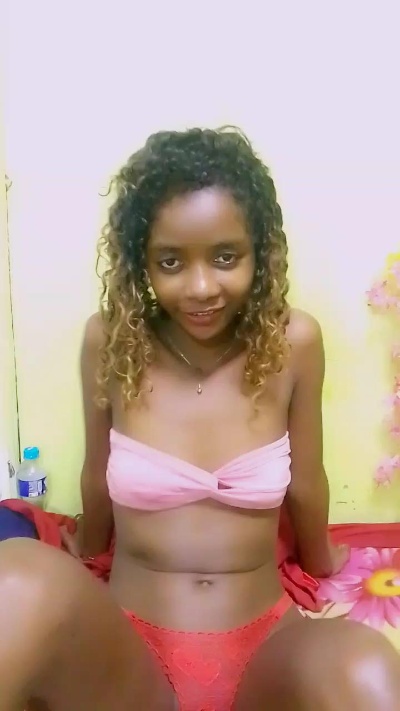 anisa7 live cam on Cam4