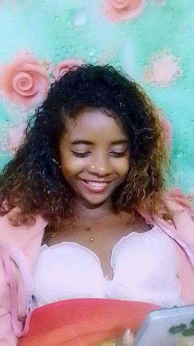 anisa7 live cam on Cam4