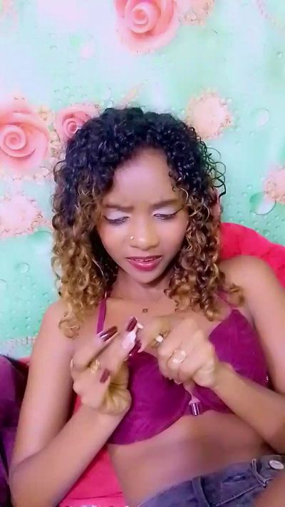 anisa7 live cam on Cam4