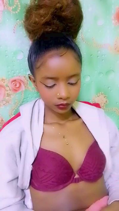 anisa7 live cam on Cam4