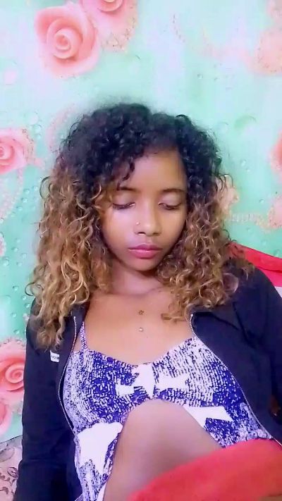 anisa7 live cam on Cam4
