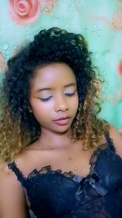anisa7 live cam on Cam4