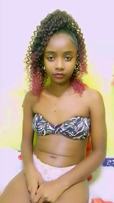 anisa7 live cam on Cam4