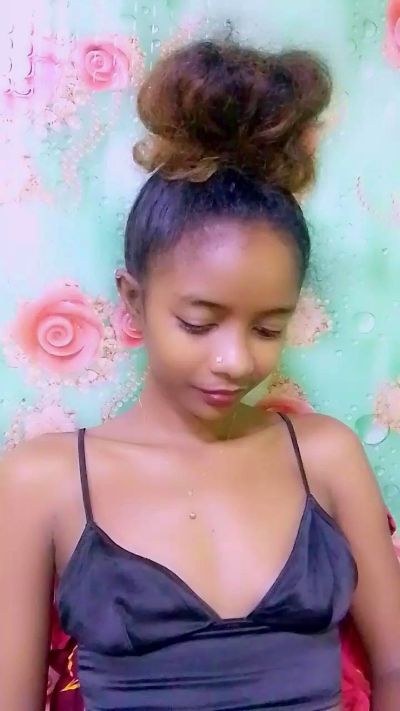 anisa7 live cam on Cam4