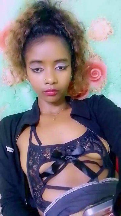 anisa7 live cam on Cam4