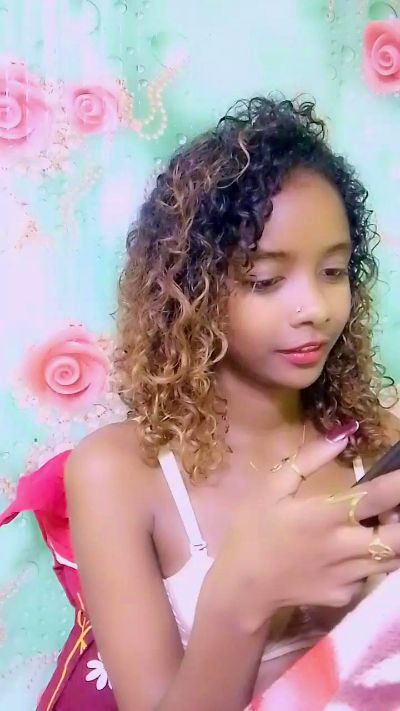 anisa7 live cam on Cam4