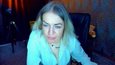 anna_snow9 live cam on Cam4