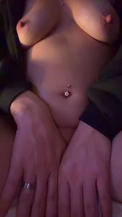 annah4 live cam on Cam4