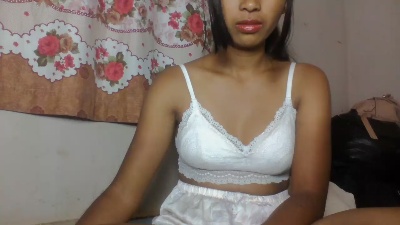 annahbella2 live cam on Cam4