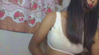 annahbella2 live cam on Cam4