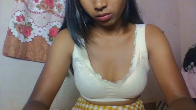 annahbella2 live cam on Cam4