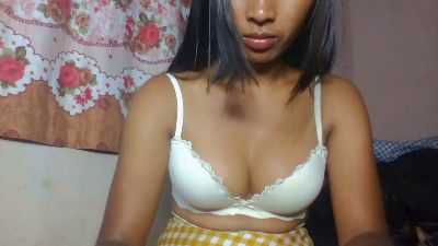 annahbella2 live cam on Cam4