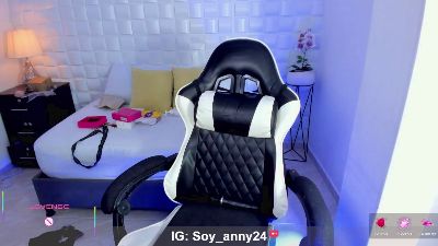 anny_rouse24 live cam on Cam4