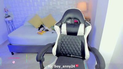 anny_rouse24 live cam on Cam4