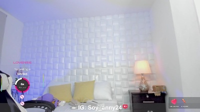 anny_rouse24 live cam on Cam4