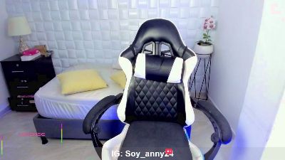 anny_rouse24 live cam on Cam4