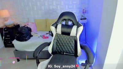 anny_rouse24 live cam on Cam4