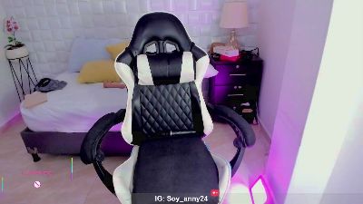 anny_rouse24 live cam on Cam4