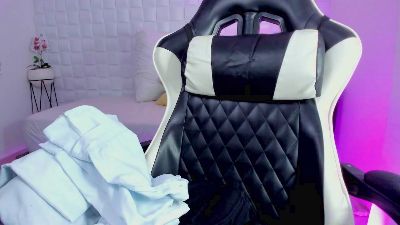 anny_rouse24 live cam on Cam4