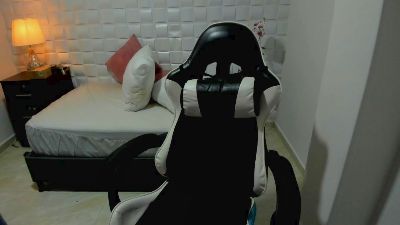 anny_rouse24 live cam on Cam4