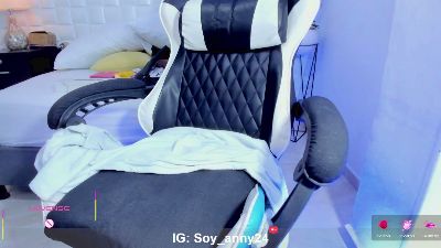anny_rouse24 live cam on Cam4