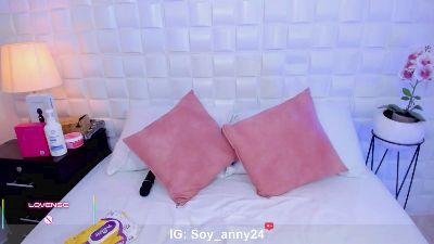 anny_rouse24 live cam on Cam4