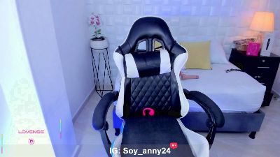 anny_rouse24 live cam on Cam4