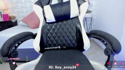 anny_rouse24 live cam on Cam4
