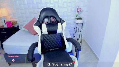 anny_rouse24 live cam on Cam4