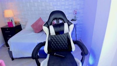 anny_rouse24 live cam on Cam4