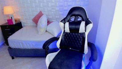 anny_rouse24 live cam on Cam4