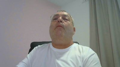 antonio222324 live cam on Cam4