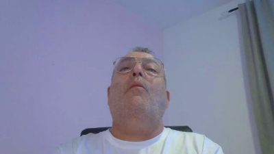 antonio222324 live cam on Cam4