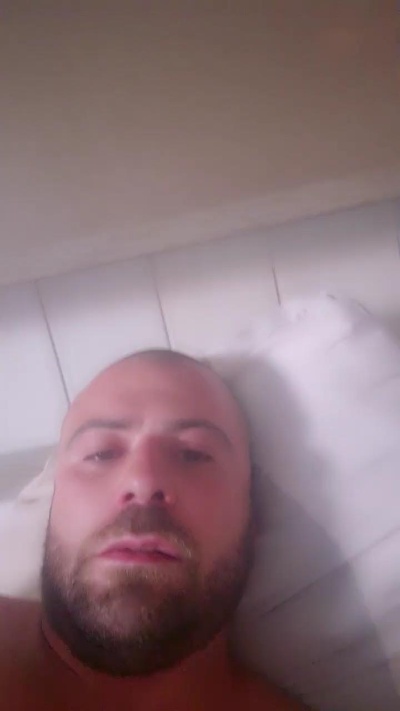 antonio3235 live cam on Cam4