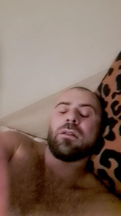 antonio3235 live cam on Cam4