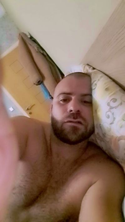 antonio3235 live cam on Cam4