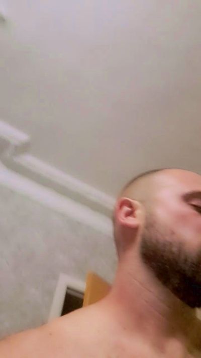 antonio3235 live cam on Cam4