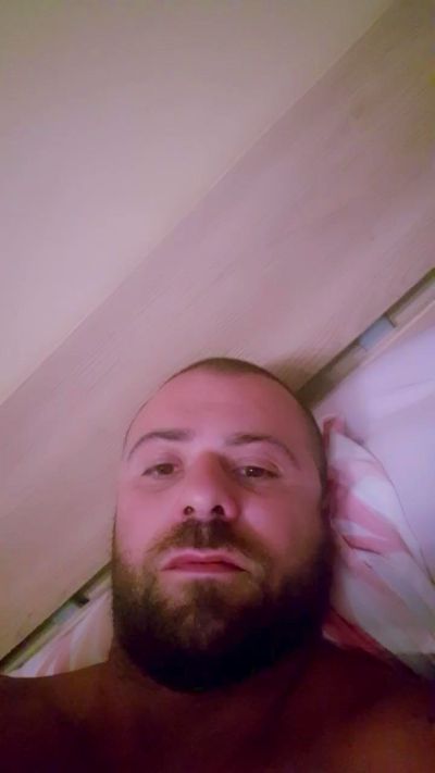 antonio3235 live cam on Cam4