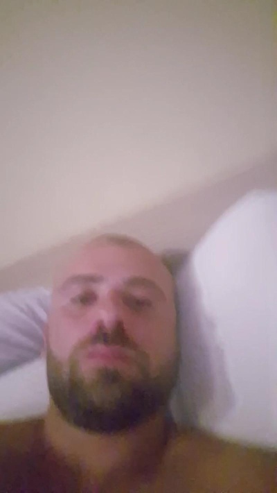 antonio3235 live cam on Cam4