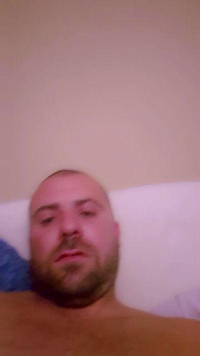 antonio3235 live cam on Cam4