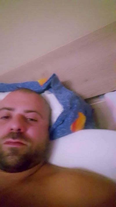 antonio3235 live cam on Cam4