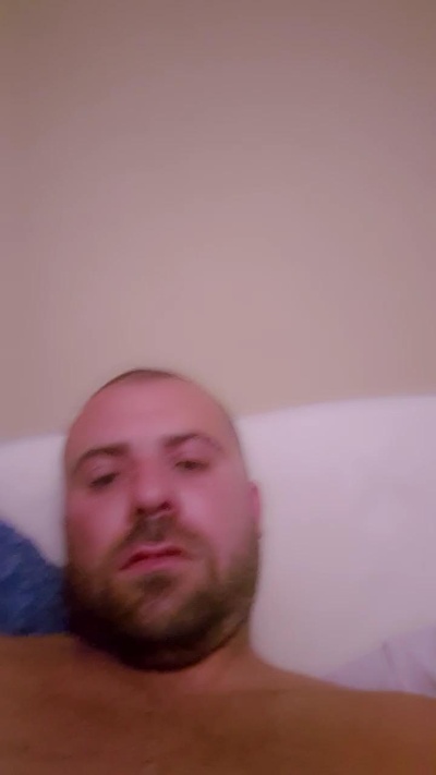 antonio3235 live cam on Cam4