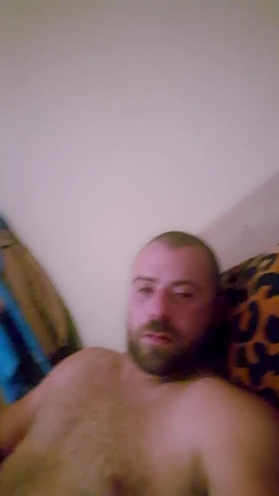 antonio3235 live cam on Cam4